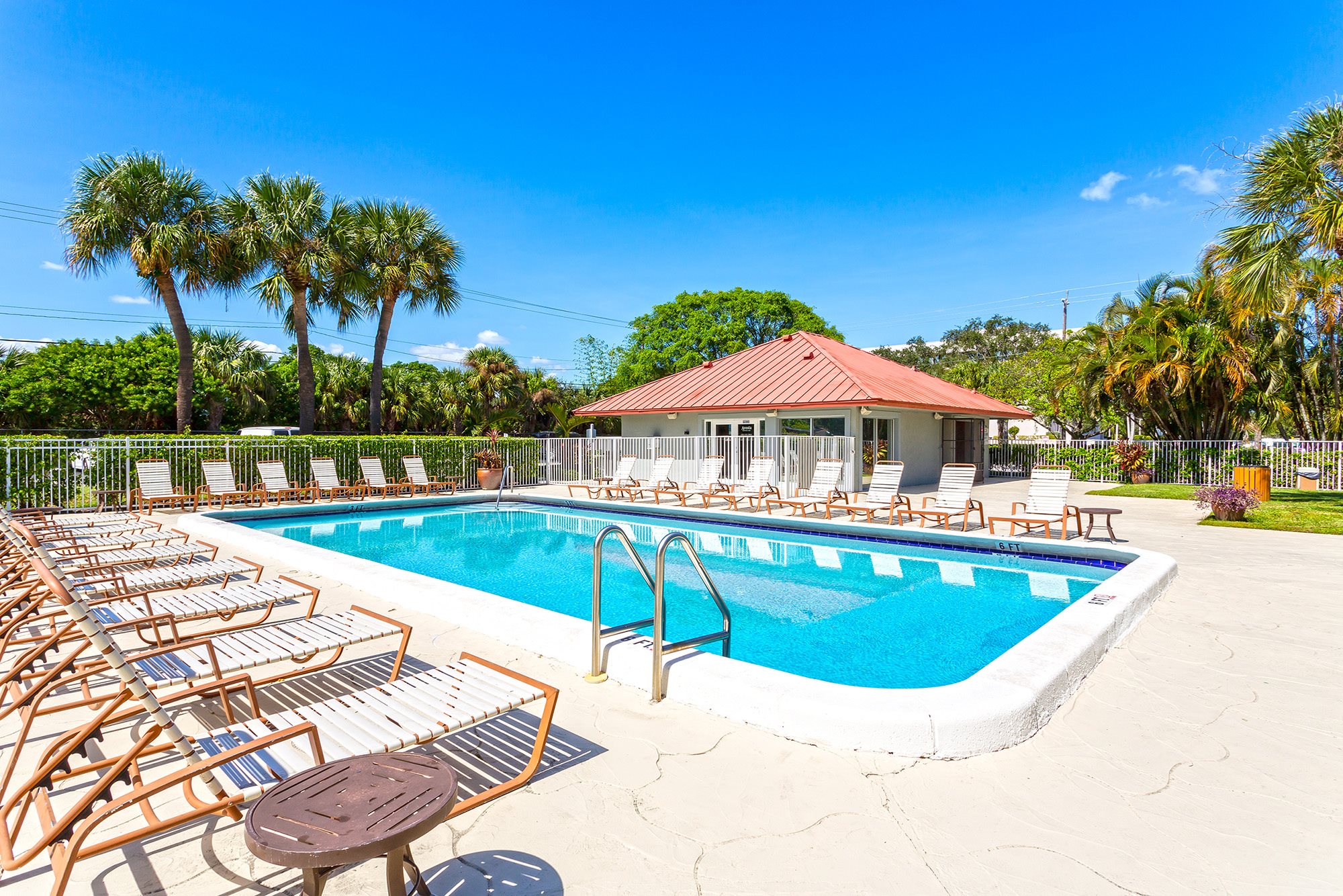 Costa Del Lago Apartments in Lake Worth, FL
