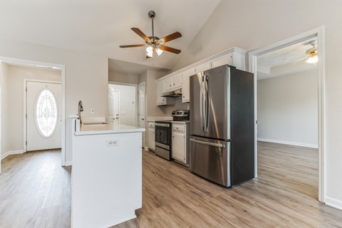 660 Helm Ln 3 Beds Apartment for Rent