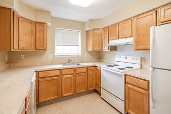 697 Ferry Avenue 1-2 Beds Apartment, Affordable for Rent - Photo Gallery 5