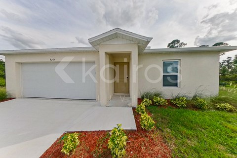4204 E 5Th St 4 Beds Apartment for Rent