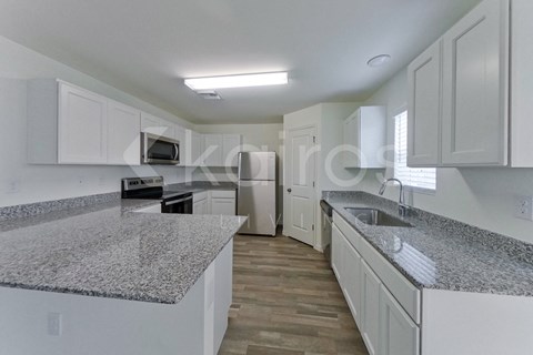 4204 E 5Th St 4 Beds Apartment for Rent