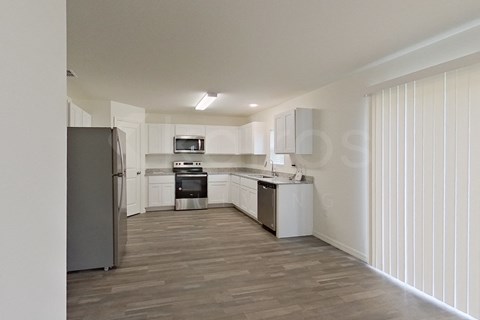 18268 Wintergarden Ave 4 Beds Apartment for Rent