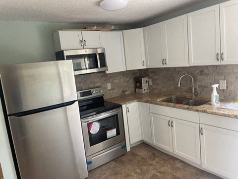 121 Alice St. 3 Beds Apartment for Rent