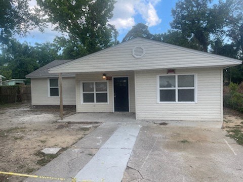 121 Alice St. 3 Beds Apartment for Rent