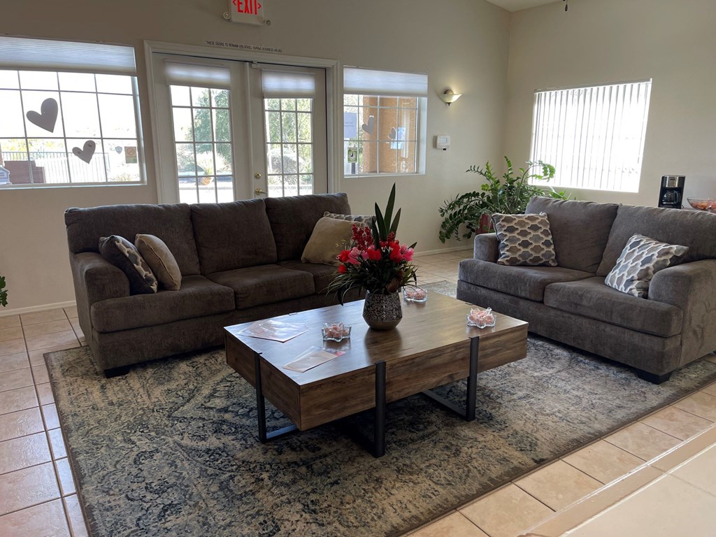 Pusch Ridge Apartments