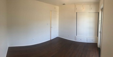 125 Holly Ave. 3 Beds Apartment for Rent