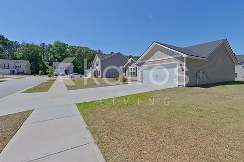102 Lord Effingham Way 3 Beds Apartment for Rent