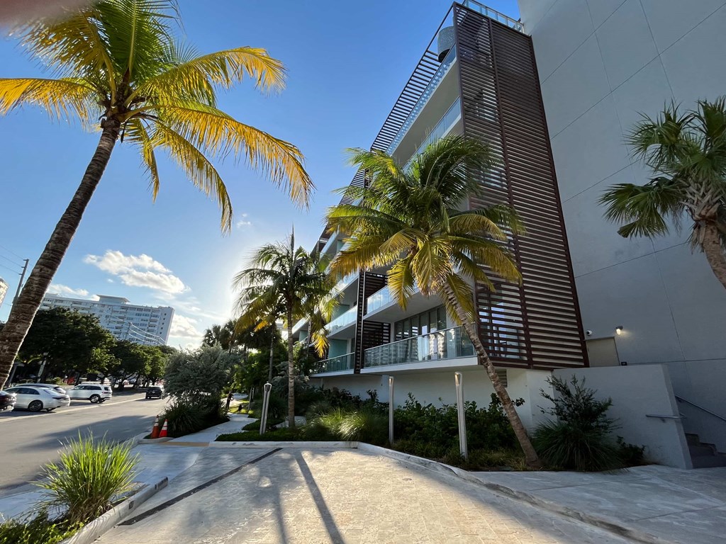 the building in which the hotel is located