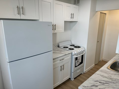 837 QUEENSTON ROAD Studio-3 Beds Apartment for Rent - Photo Gallery 2