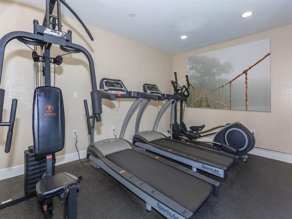 the gym at the apartments for rent