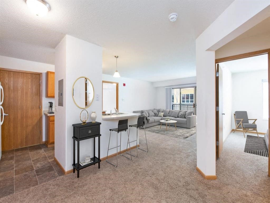 Josephs Pointe At Upper Landing is a similar property to Treehouse located in St. Paul