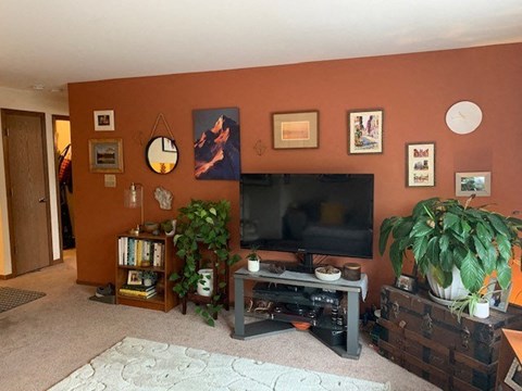 2052 Atwood Ave 1-2 Beds Apartment for Rent