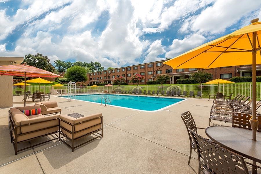 Building Exterior & Pool