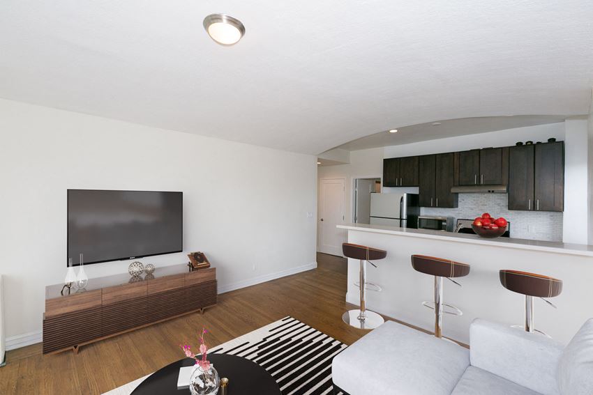 1801 GOUGH Apartments