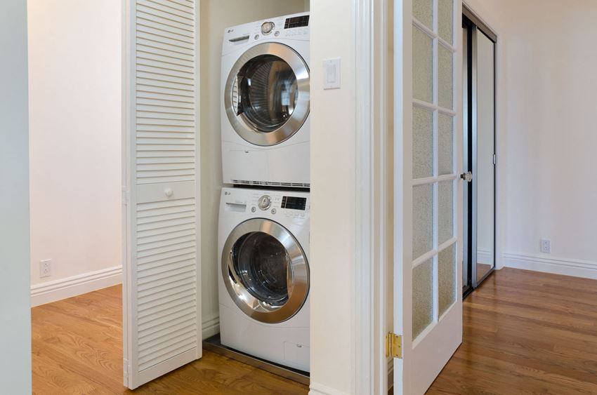 1801 GOUGH Apartments