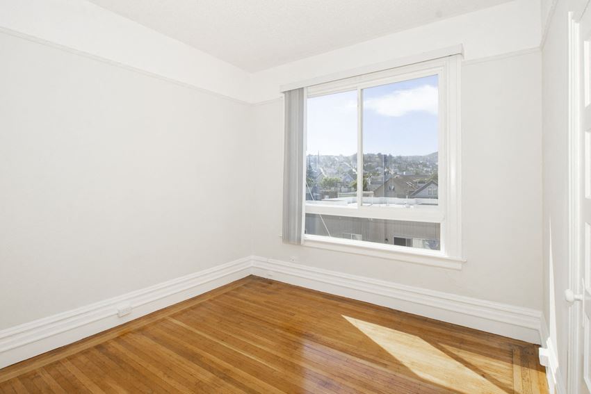 3272 MISSION Apartments