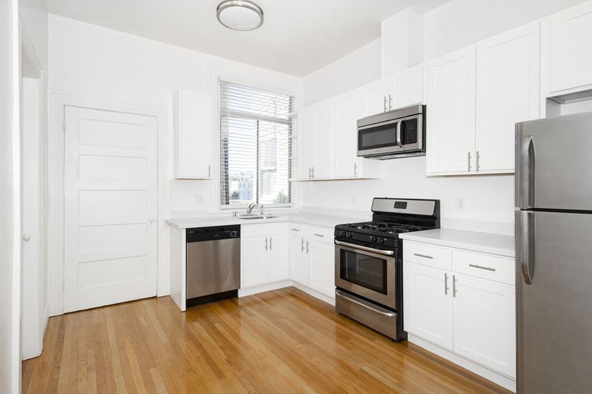 3272 MISSION Apartments