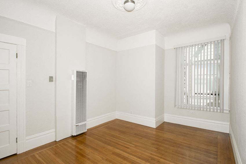 3272 MISSION Apartments