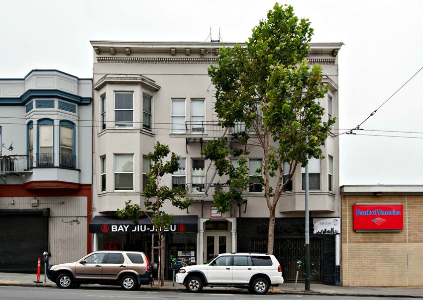 3272 MISSION Apartments