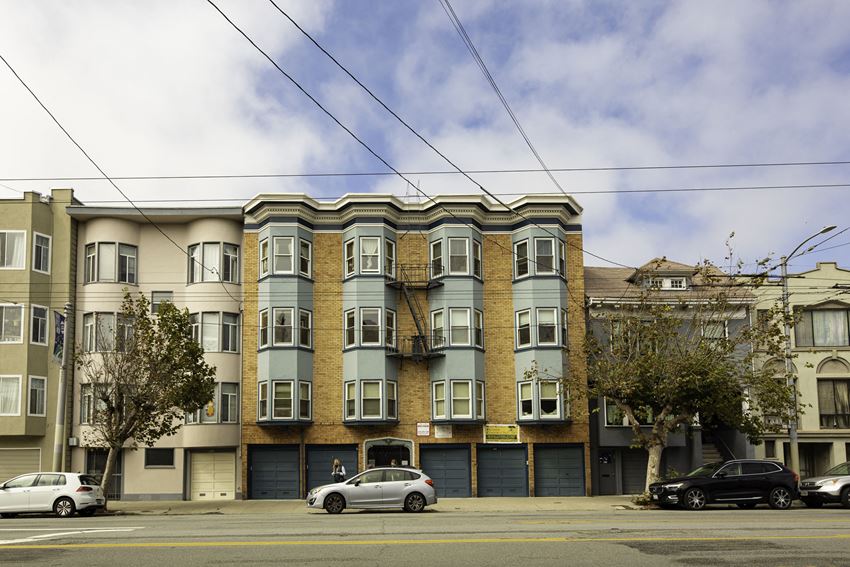 4540 CALIFORNIA Apartments