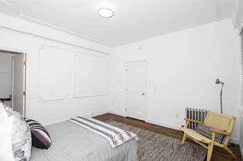 645 Stockton Street Studio-3 Beds Apartment for Rent - Photo Gallery 8