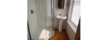 116-1: Studio, 1 Bathroom
