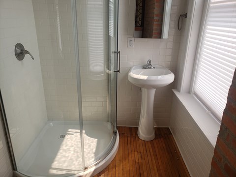 116 N 7th Av E Studio-2 Beds Apartment for Rent - Photo Gallery 3