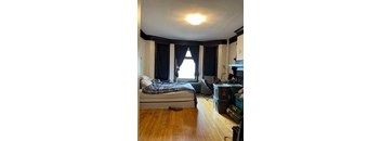 122-1: Studio, 1 Bathroom