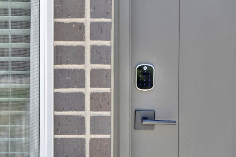 Keyless door lock
