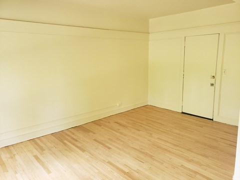 1321 E 1st St Studio-1 Bed Apartment for Rent - Photo Gallery 6