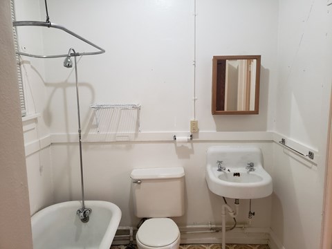 502-514 E 4th St Studio-1 Bed Apartment for Rent - Photo Gallery 4