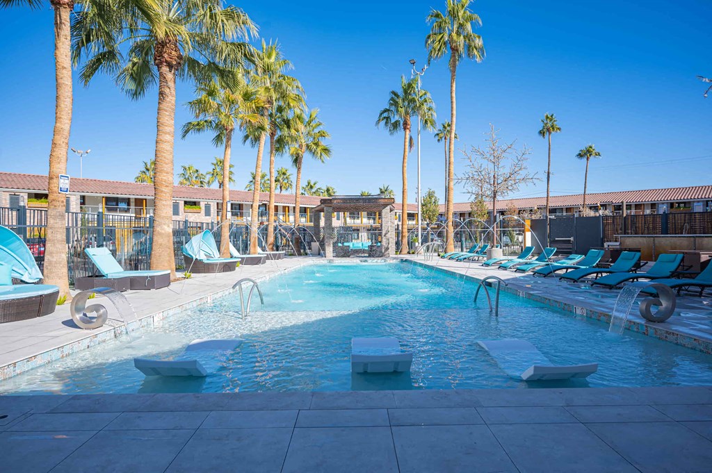 the swimming pool at the resort at longboat key club