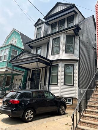 24 Belmont Avenue 3 Beds Apartment for Rent