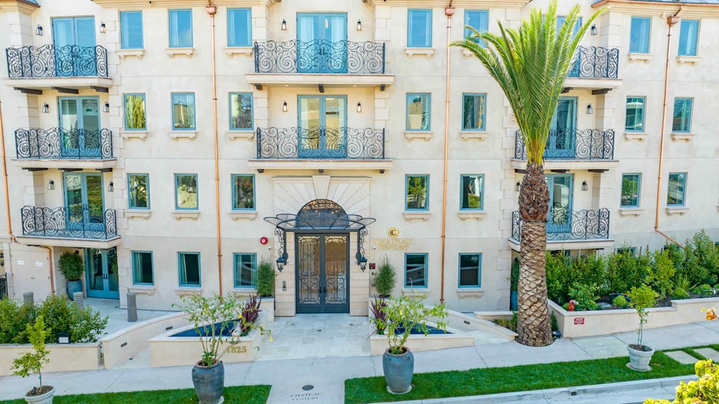 the building in which the hotel is located