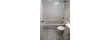 Studio, 1 Bathroom