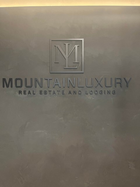 Mountain Luxury Real Estate 1 Apartment for Rent