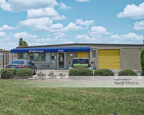 Storage Units for Rent available at 203 Albertson Pkwy, Broussard, LA 70518