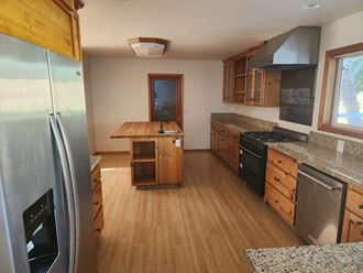 397 NW Douglas St                   (1139)