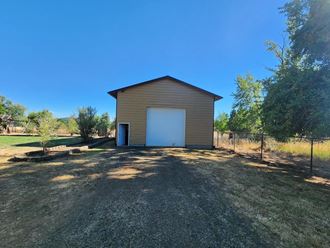 397 NW Douglas St                   (1139)