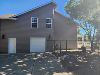 397 NW Douglas St                   (1139)