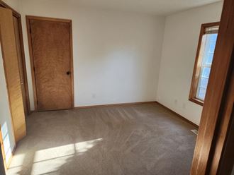 397 NW Douglas St                   (1139)