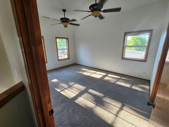 397 NW Douglas St                   (1139)