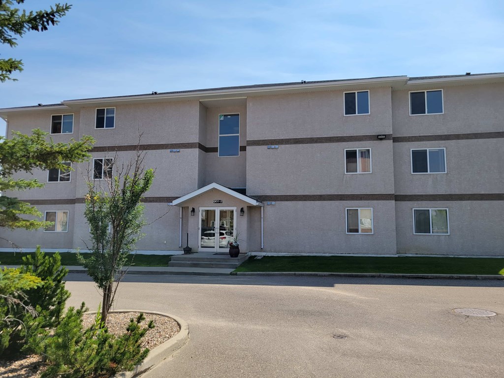 Unit 2101, 901 16 Street 2 Beds House for Rent - Photo Gallery 1