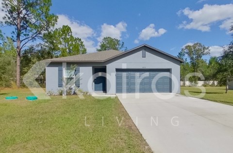 8833 N Vienna Dr 4 Beds Apartment for Rent