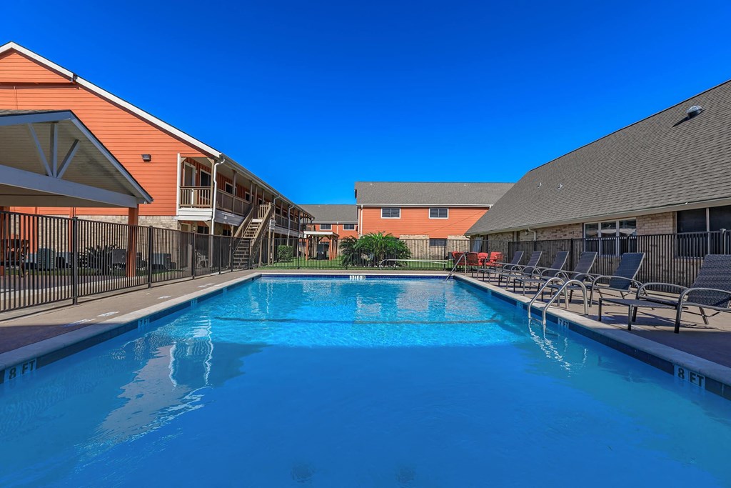 the swimming pool at the resort at governors crossing