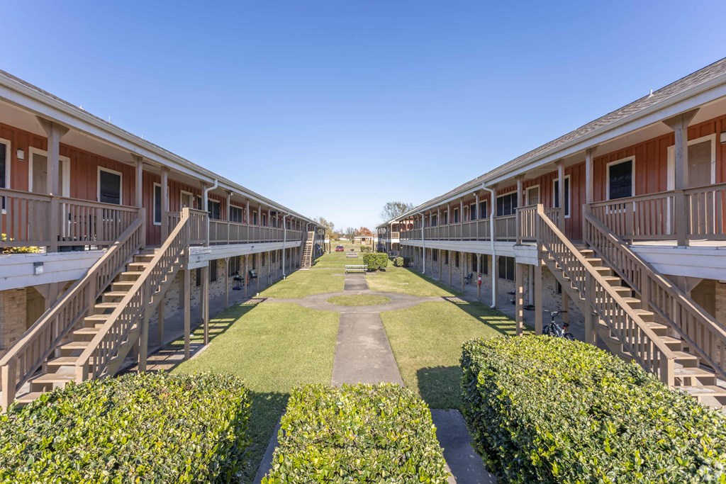 a courtyard at the apartments for rent
