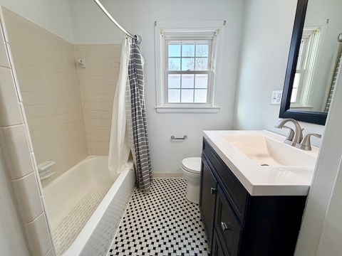628 Harris Pl 3 Beds Apartment for Rent