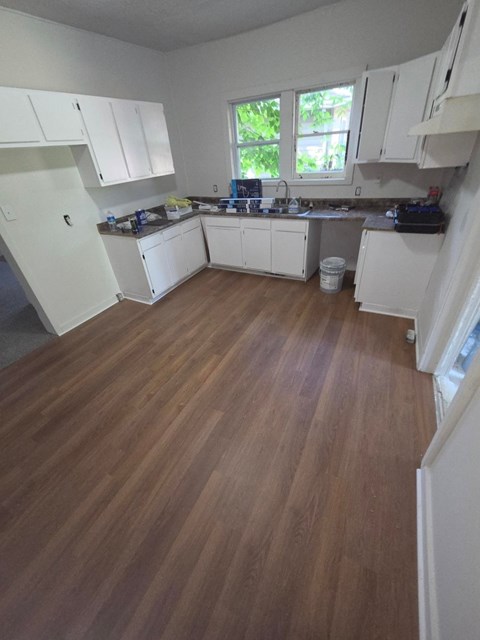 707 E Elm 2 Beds Apartment for Rent