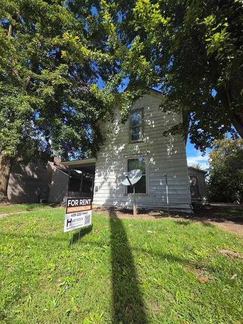 707 E Elm 2 Beds Apartment for Rent