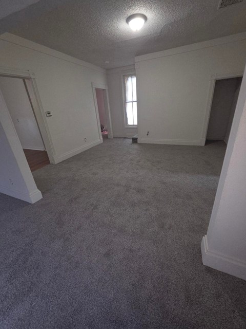 707 E Elm 2 Beds Apartment for Rent